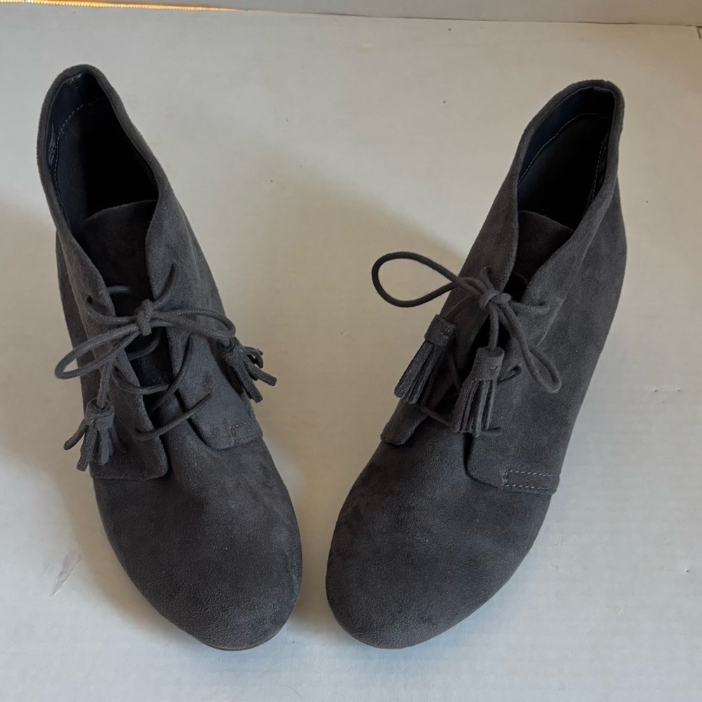 Dr. Scholl's Charcoal Suede Ankle Booties with Memory Foam Cool Fit  size 7.5